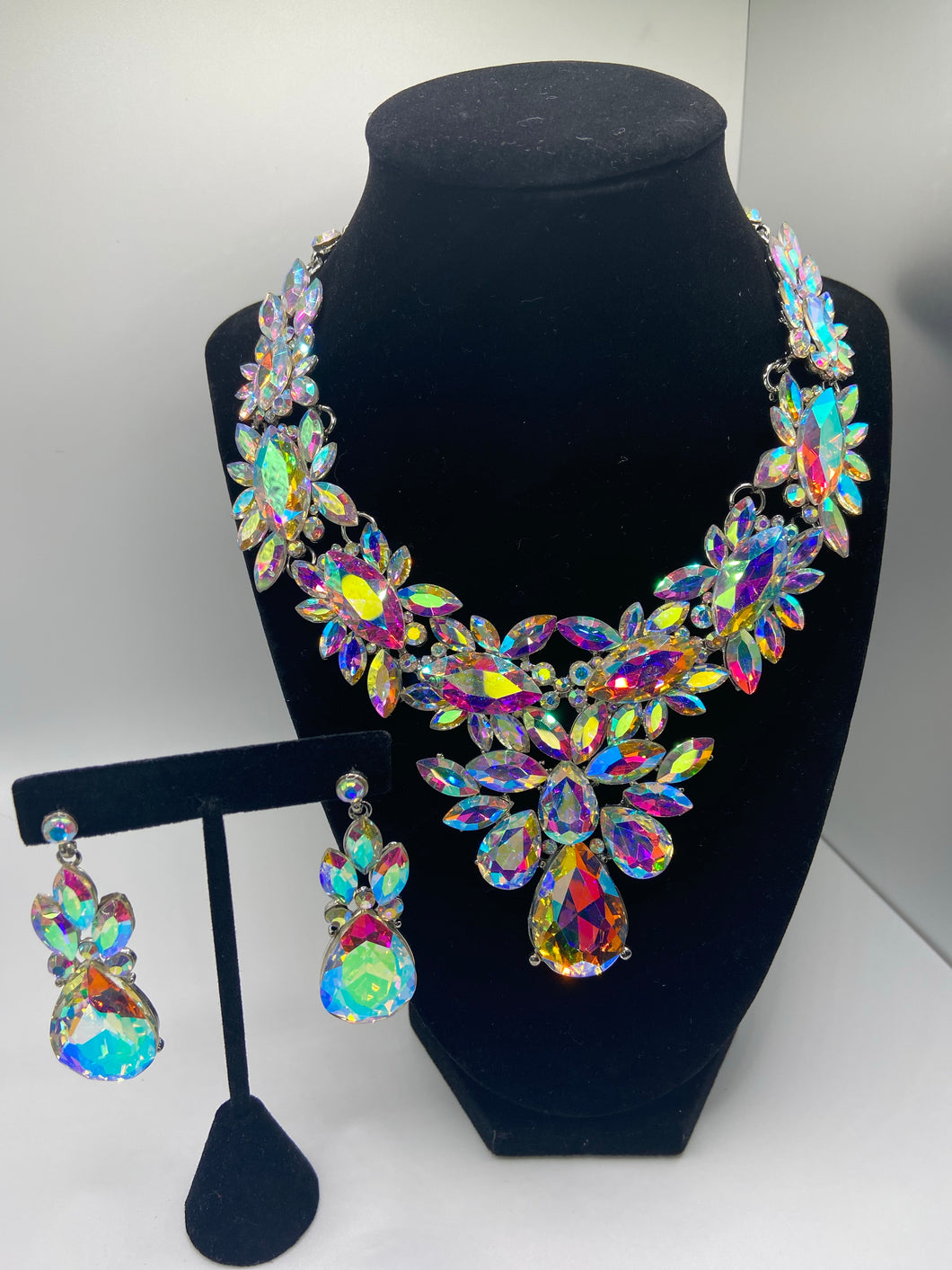 Elegant Multicolored Necklace and Earring Set